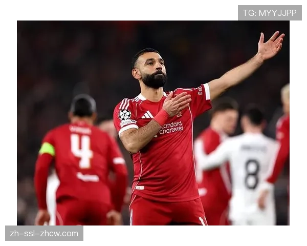 特写：VAR长时间检查后确认进球有效，安菲尔德瞬间沸腾